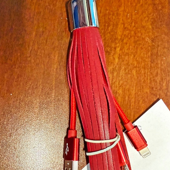 TASSLE, HAS 4 SHORT COMPUTER CABLES WITH DIFFERENT CONNECTION ENDS FOR CHARGING, - Picture 10 of 10